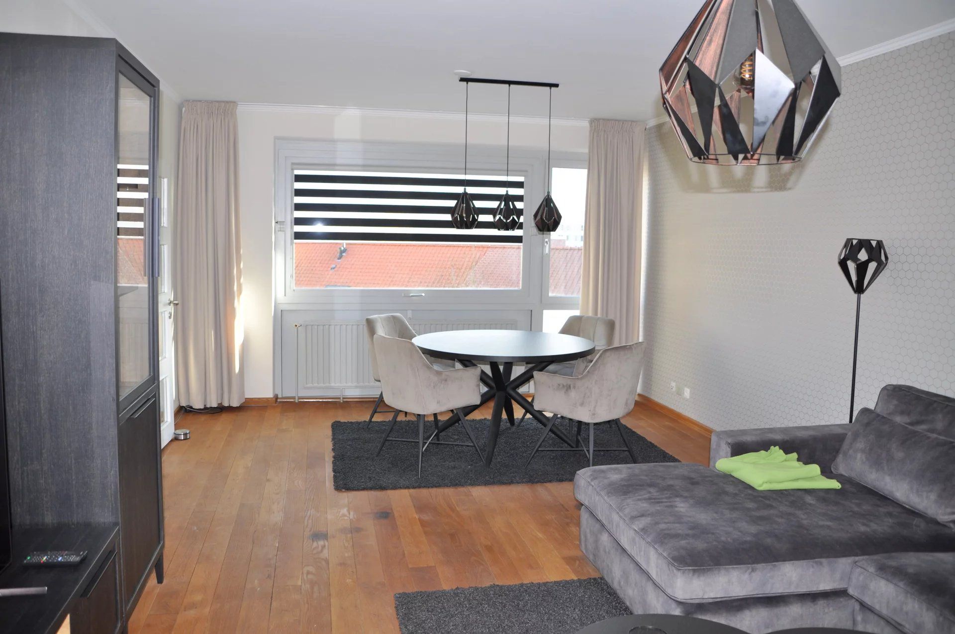 VERRASSEND APPARTEMENT MET 3 SLPK'S EN PARKEERPLAATS IN LANAKEN CENTRUM foto 7