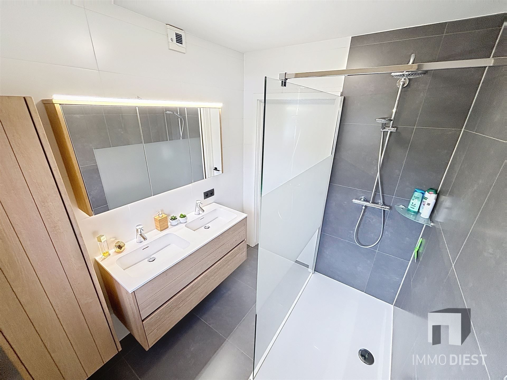 Modern duplex appartement met 3 slpkmrs foto 18