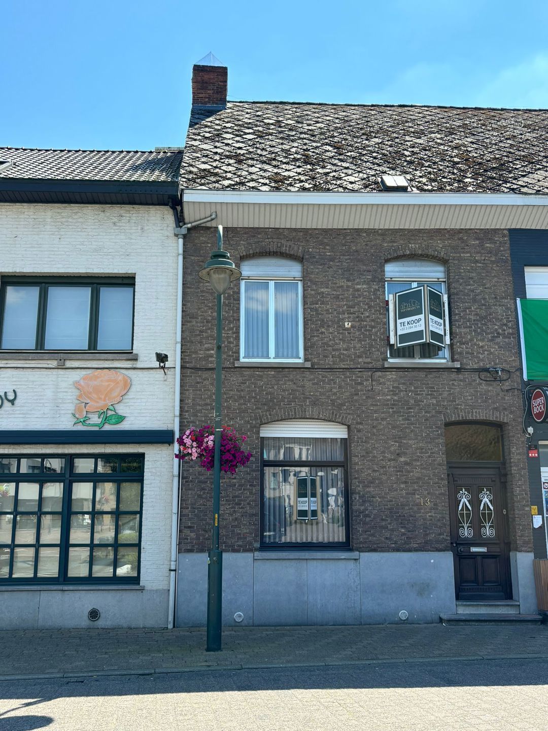 Hoofdfoto van de publicatie: Te renoveren rijwoning op TOP locatie