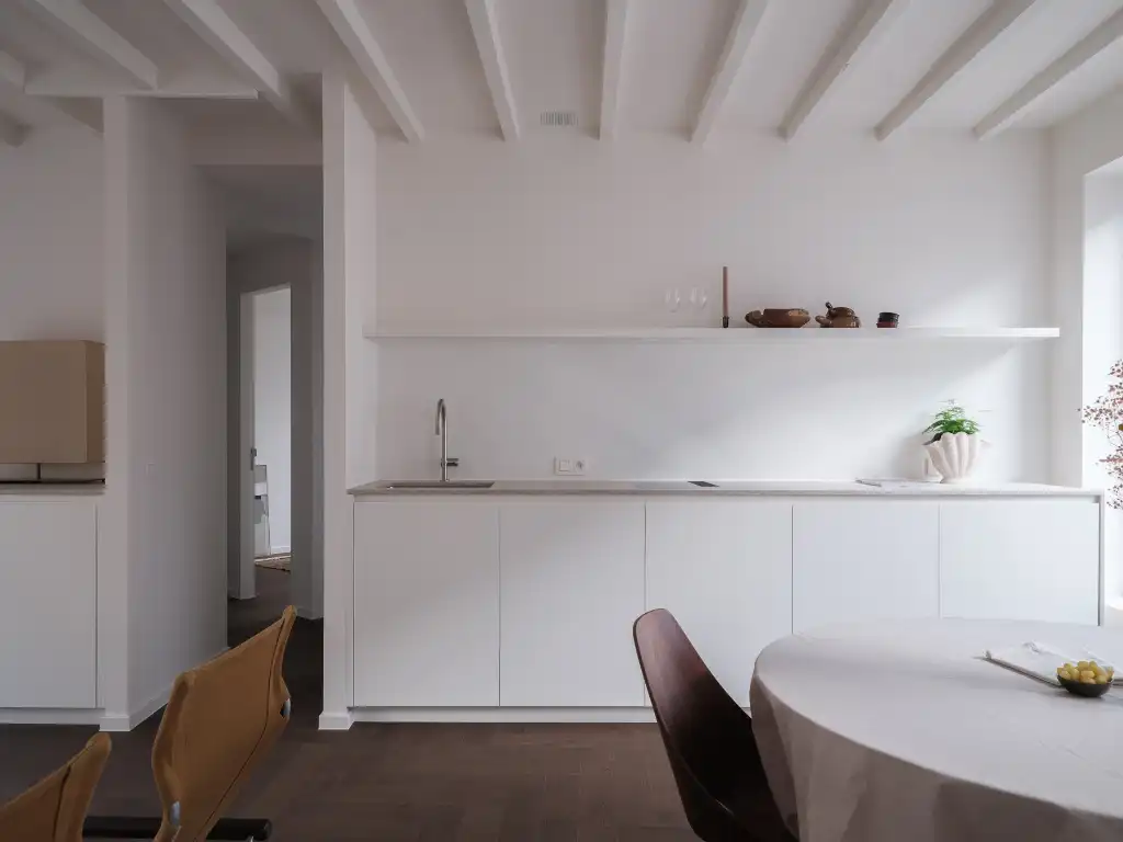 Hoogwaardig gerenoveerd 3 slaapkamer appartement nabij Gent Zuid foto 4