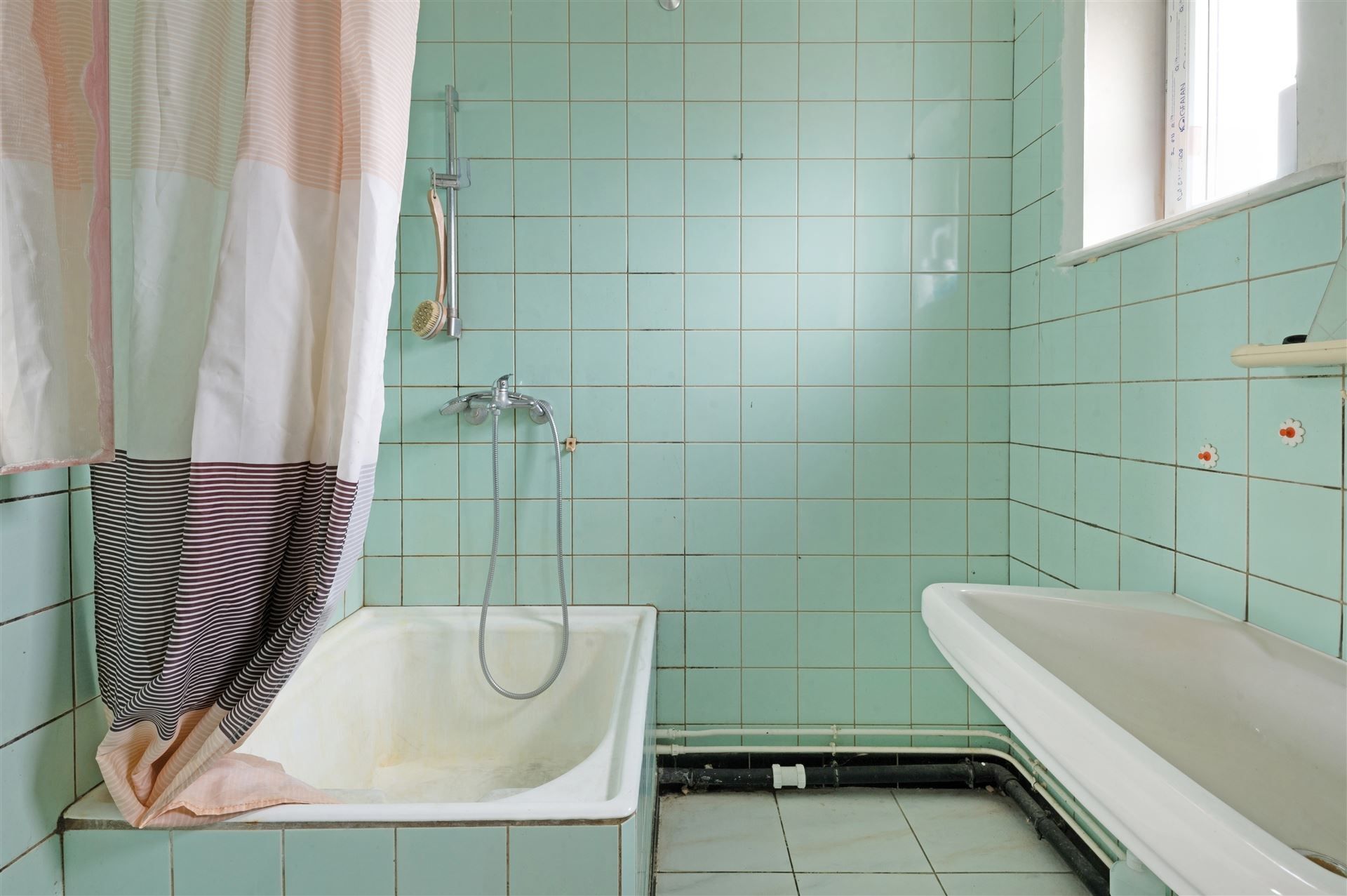 Te renoveren woning met tuin en 3 slaapkamers in Gent! foto 8