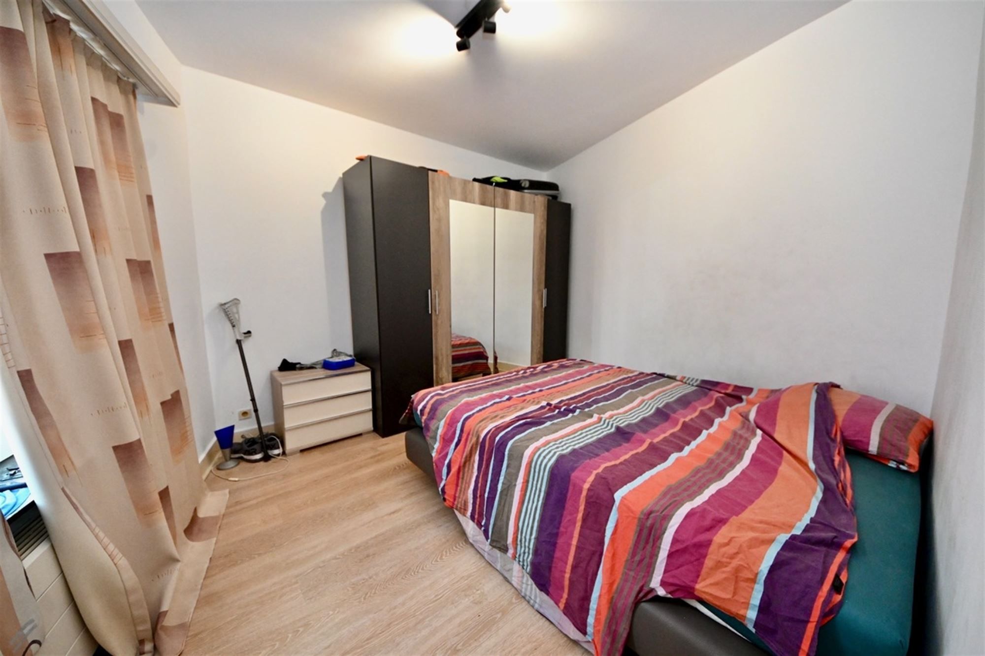 Appartement met 2 slaapkamers, garage en terras. foto 8