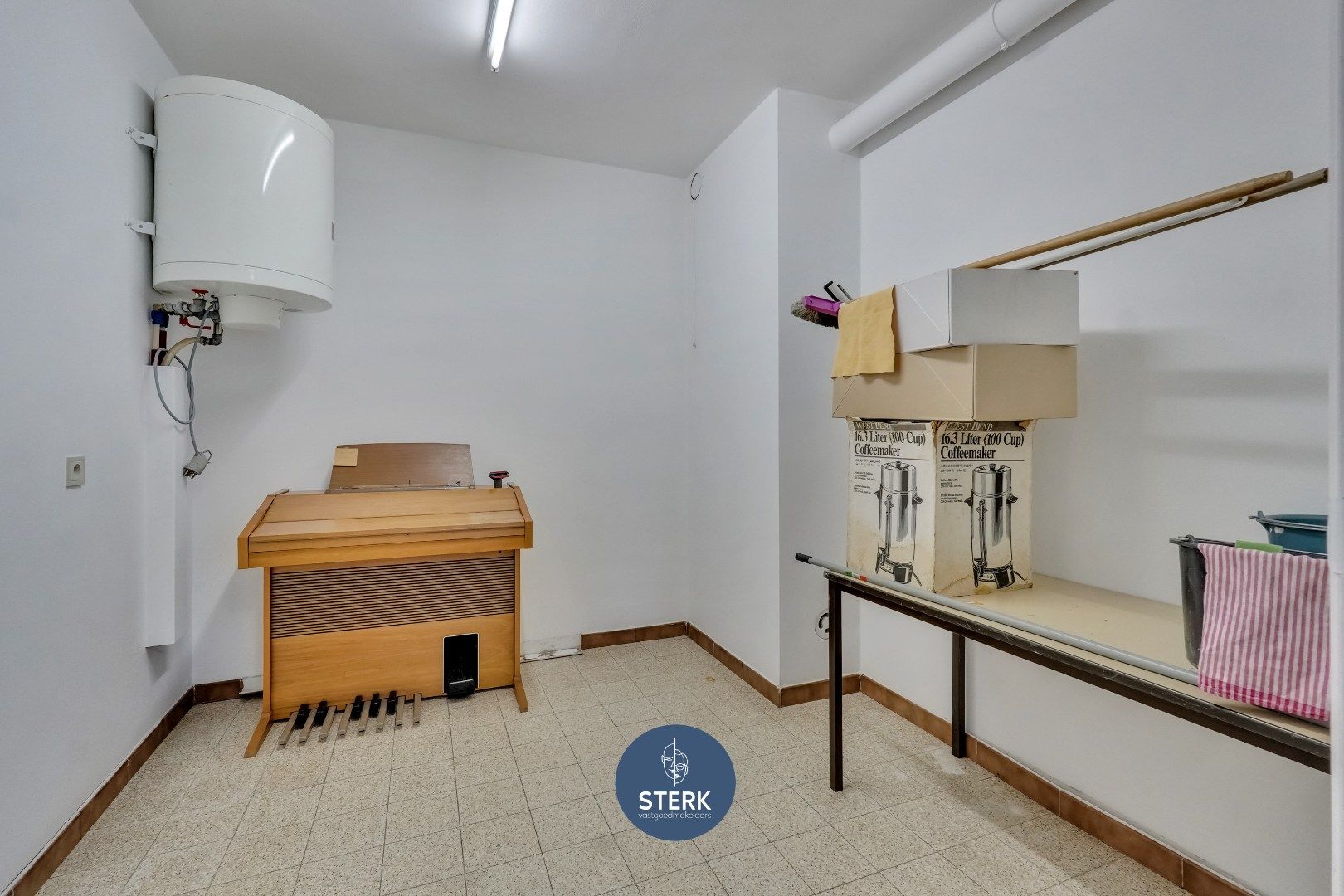 OP TE KNAPPEN GEZINSWONING MET VEEL POTENTIEEL NABIJ MAASTRICHT !  foto 8