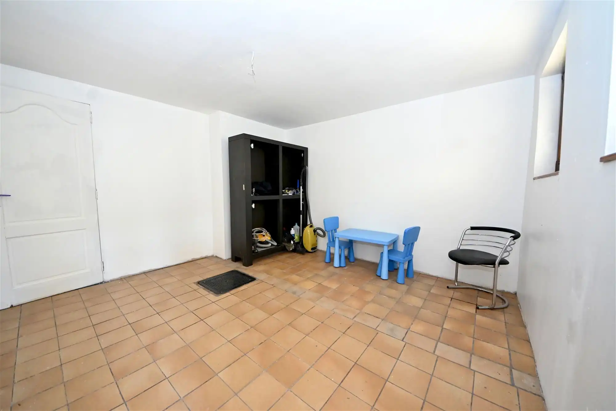 Handelsruimte met duplex appartement en tuin.  foto 9