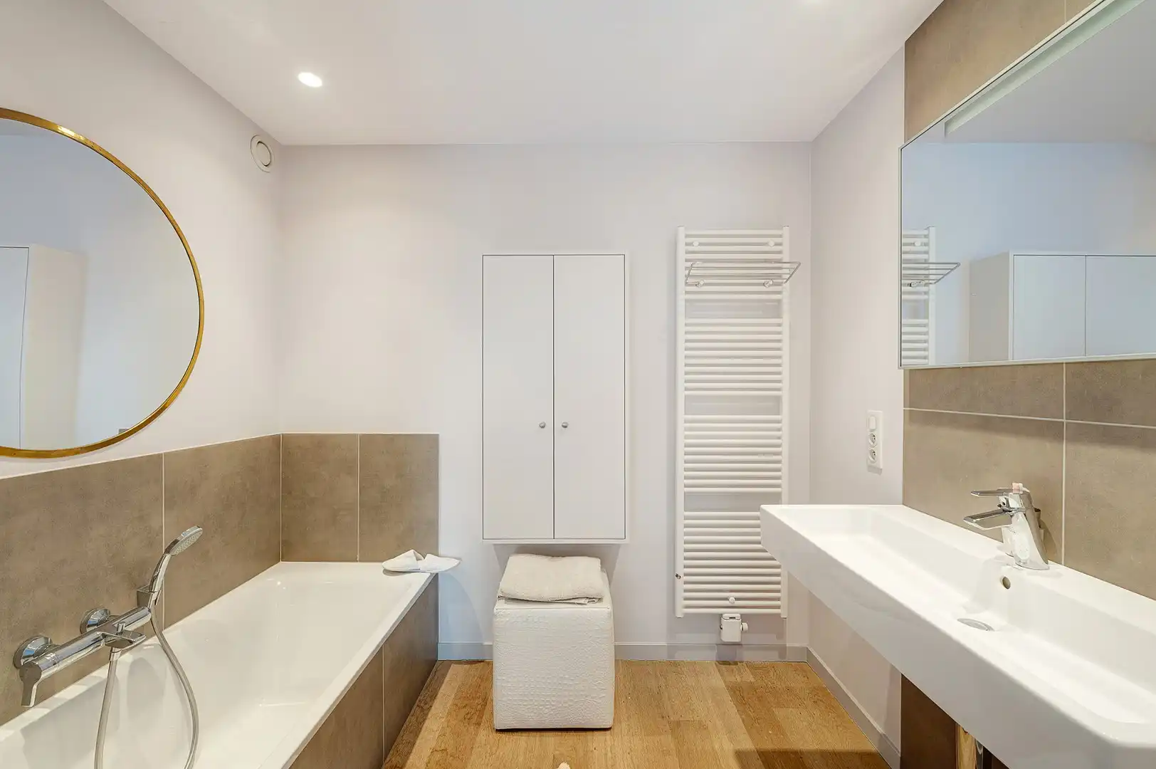 Instapklaar 2-slaapkamerappartement met terras op gegeerde locatie in Knokke. foto 18