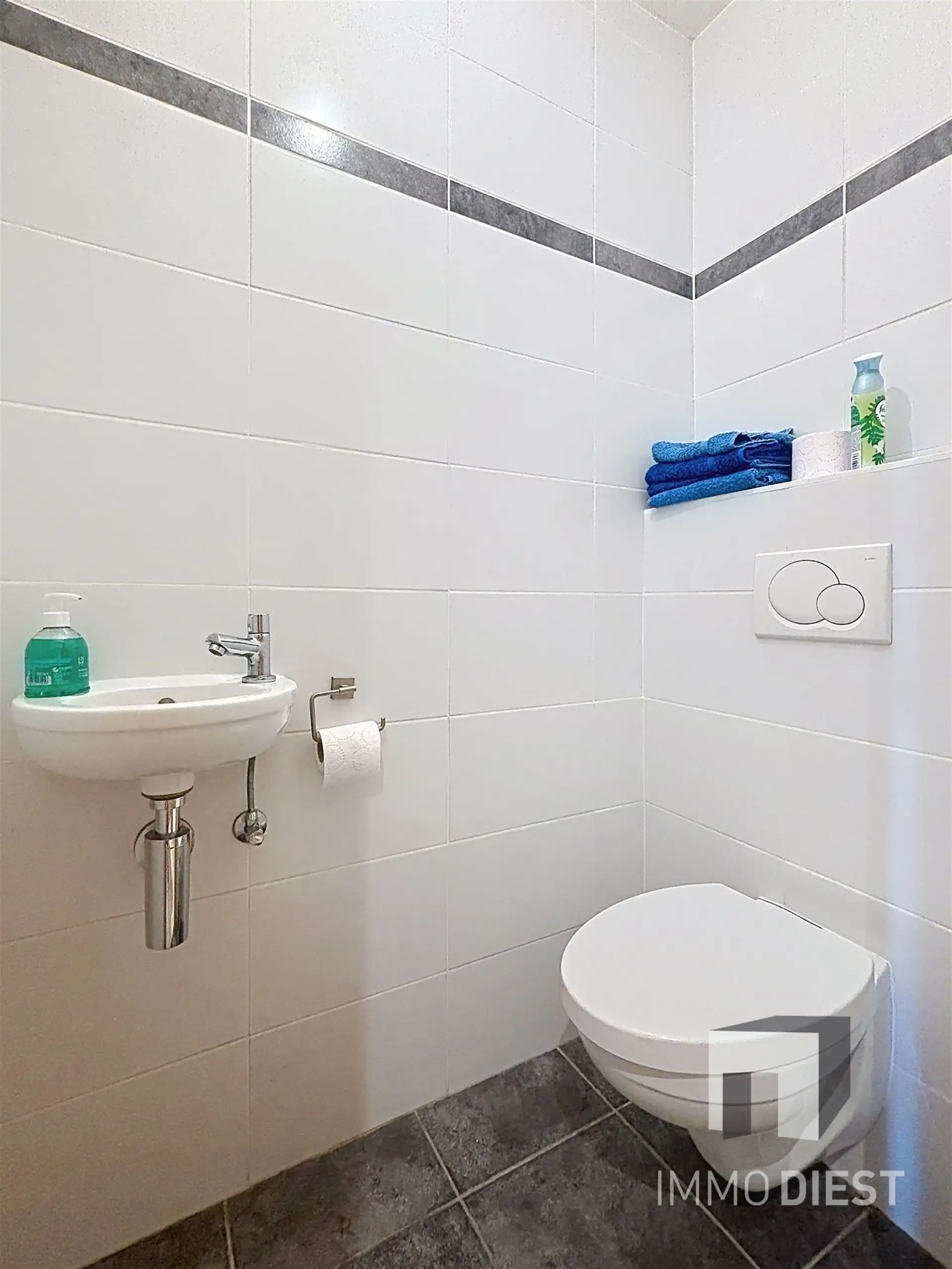 Knap duplexappartement badend in licht op gunstige ligging in Zichem. foto 21