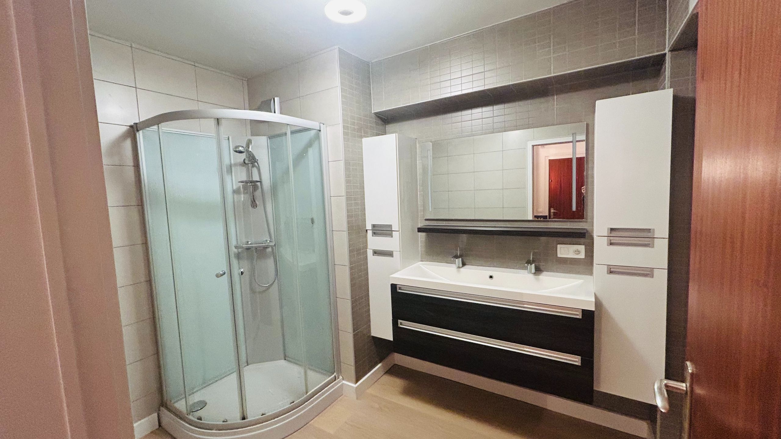 Ruim appartement met 3 slaapkamers op een centrale ligging te Gent foto 4