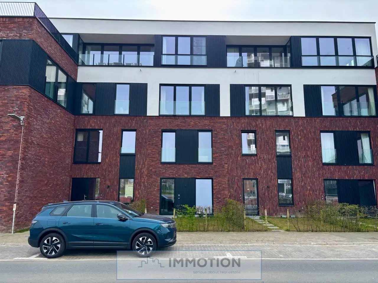 Recente woning met 3 slaapkamers en parking te huur in centrum Kortrijk foto 19