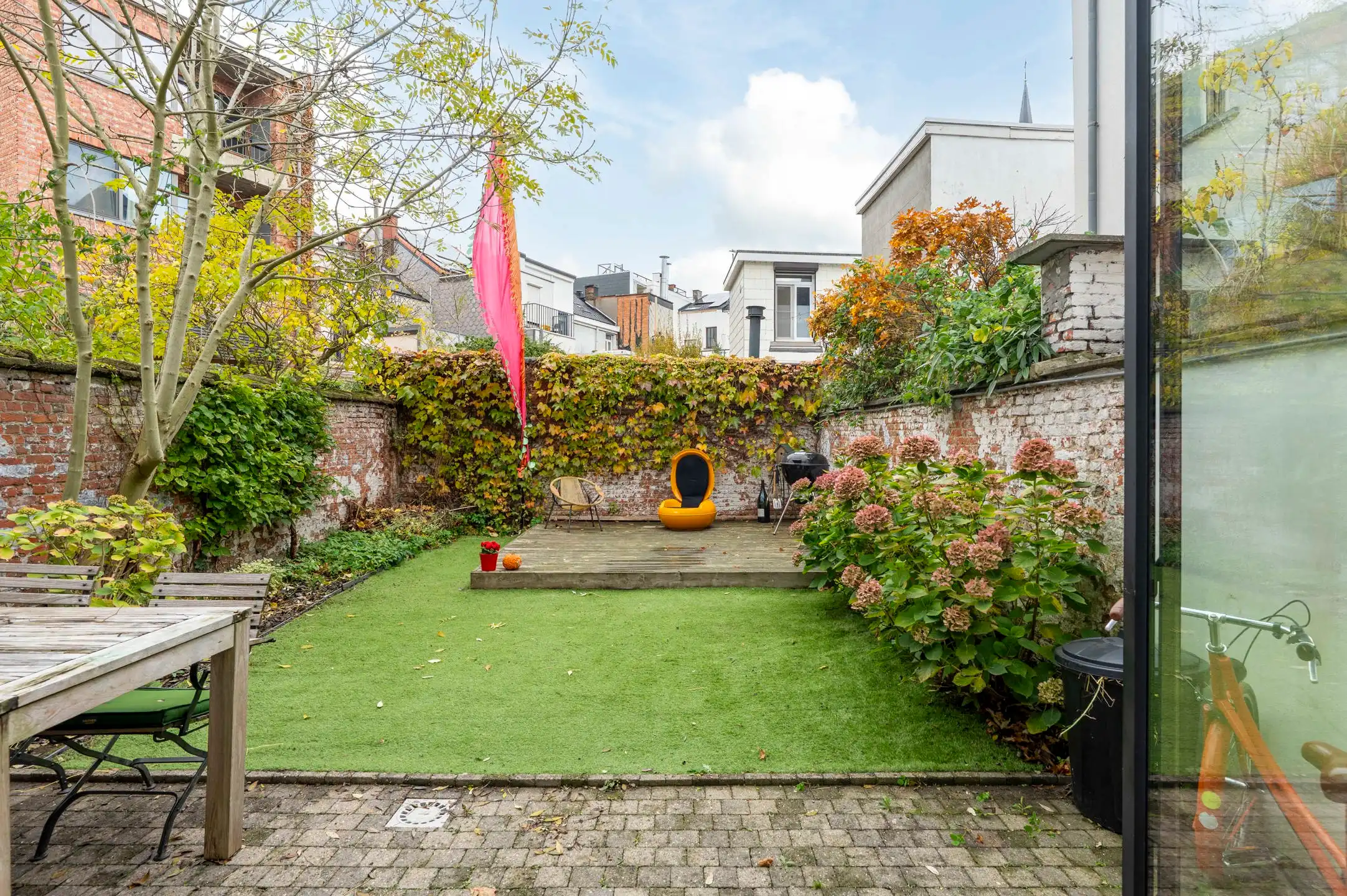 Gerenoveerd herenhuis met tuin aan het hippe Zurenborg  foto 5