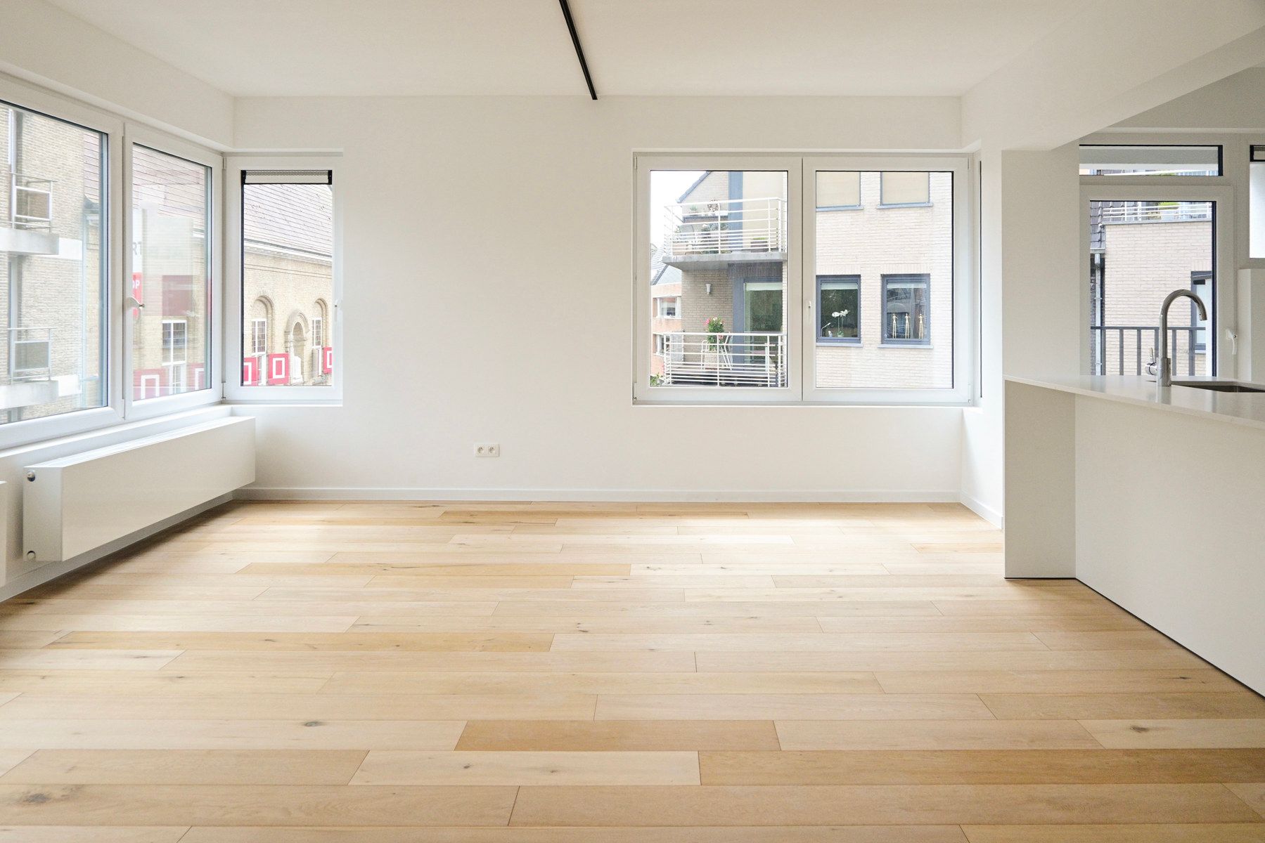 Prachtig gerenoveerd appartement aan de Markt in Gistel. foto 5