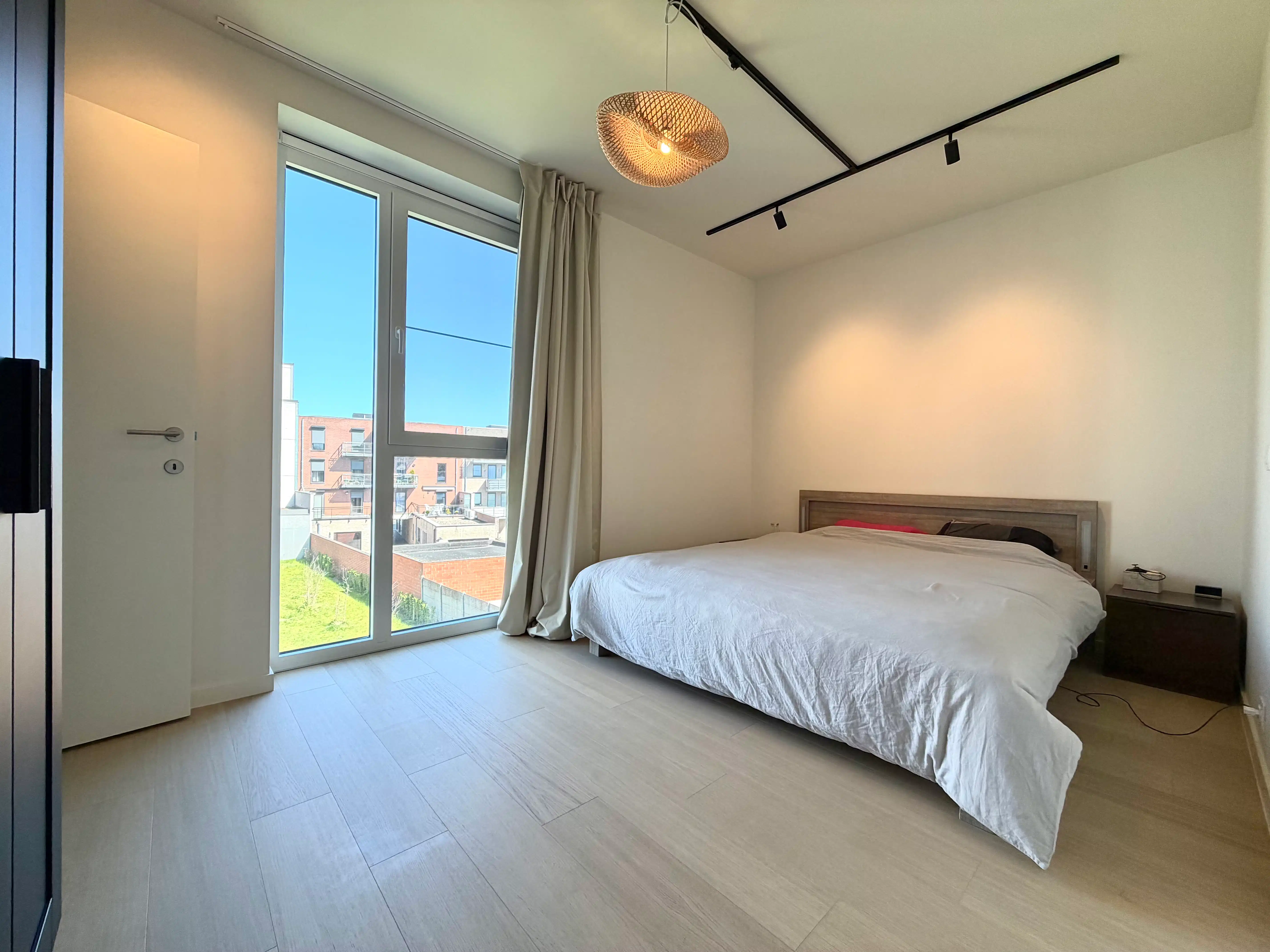 Recent appartement met één slaapkamer te huur foto 6