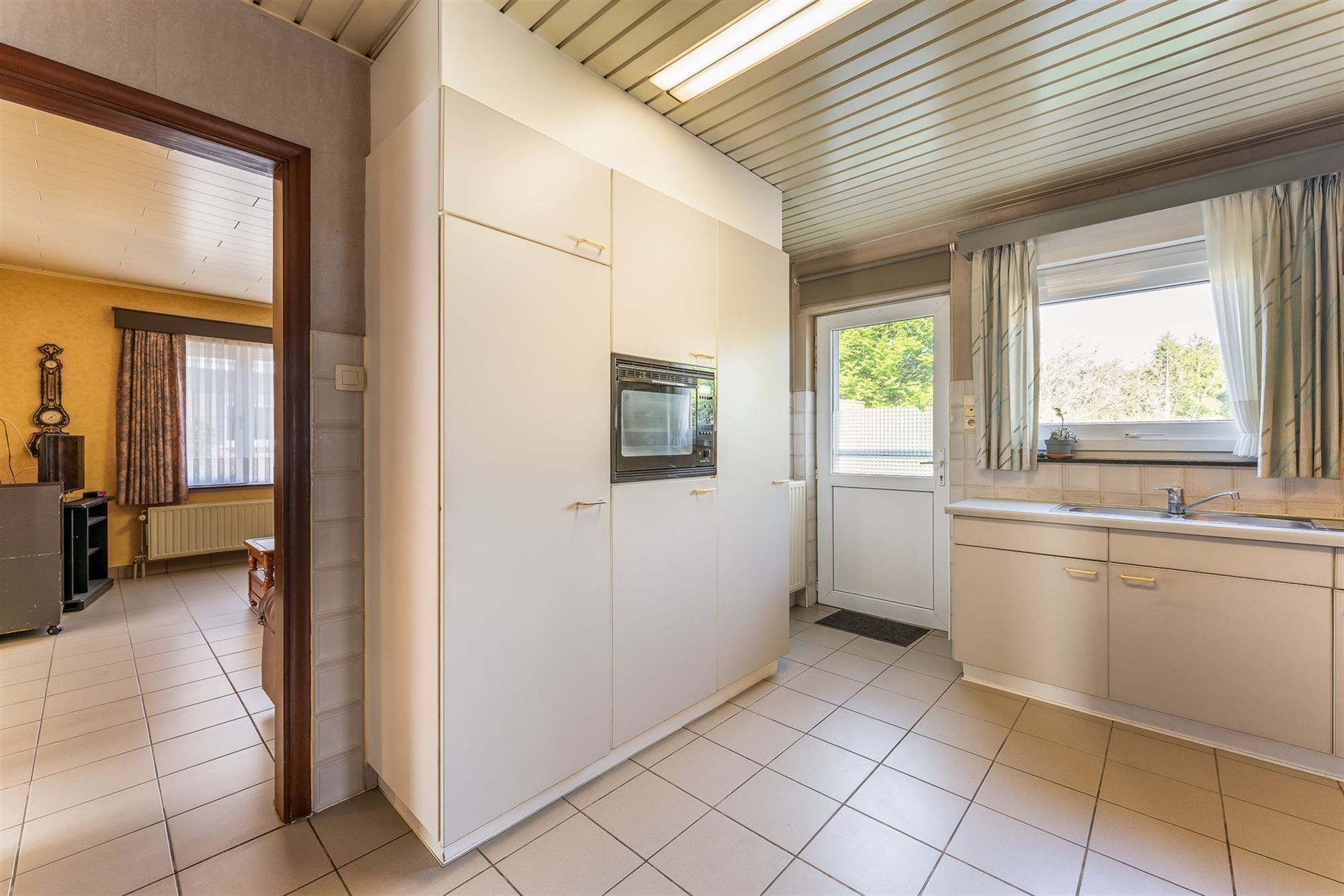 OP TE FRISSEN WONING MET 4 SLAAPKAMERS RUSTIG GELEGEN OP EEN UITGESTREKT PERCEEL VAN 16A75CA TE HAM foto 12