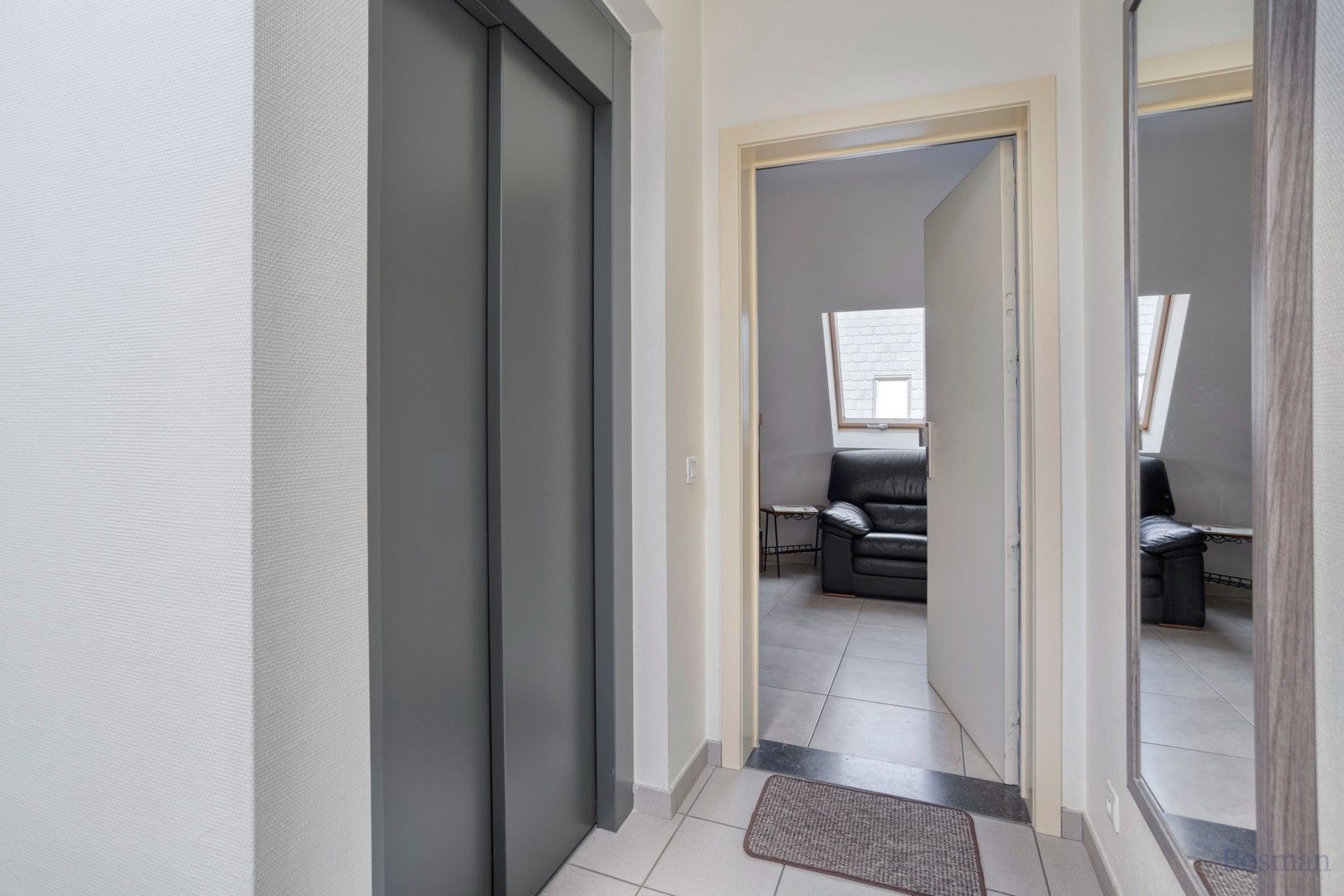 Zeer ruim appartement te koop in Geel foto 2