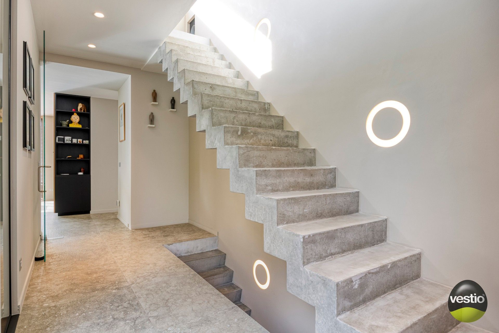 Moderne villa in de gegeerde Mombeekdreef – luxe, licht en rust op een toplocatie in Hasselt foto 3