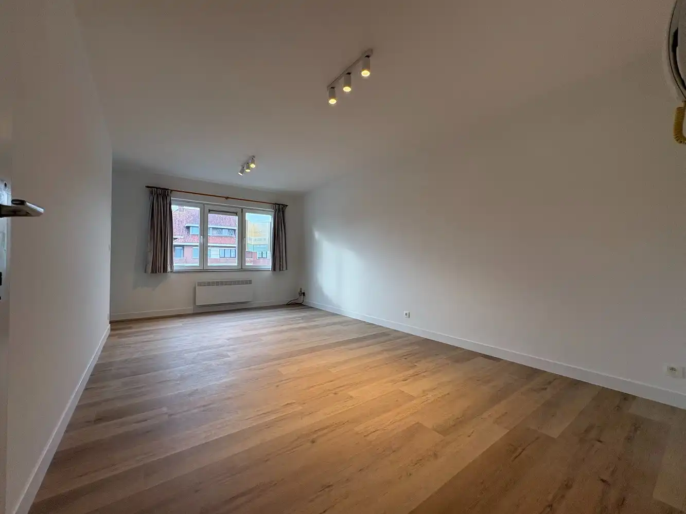 Lichtrijk appartement met twee slaapkamers foto 3