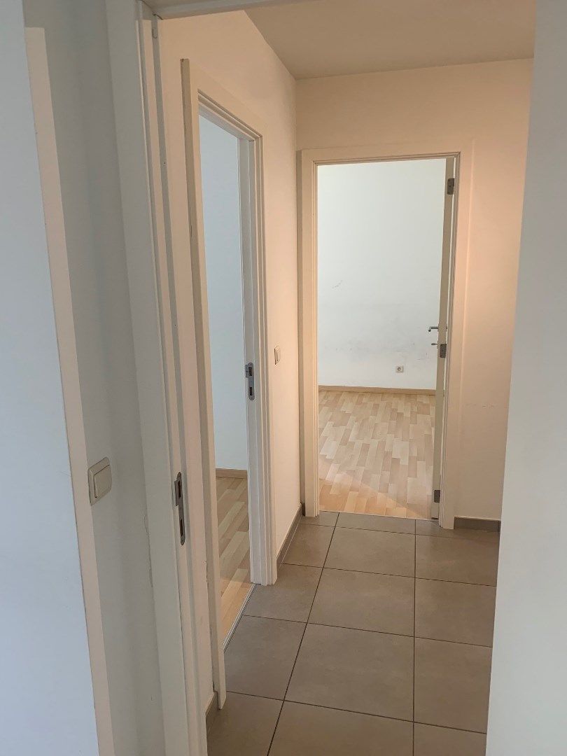 Ongemeubeld appartement met 3 slaapkamers  foto 4