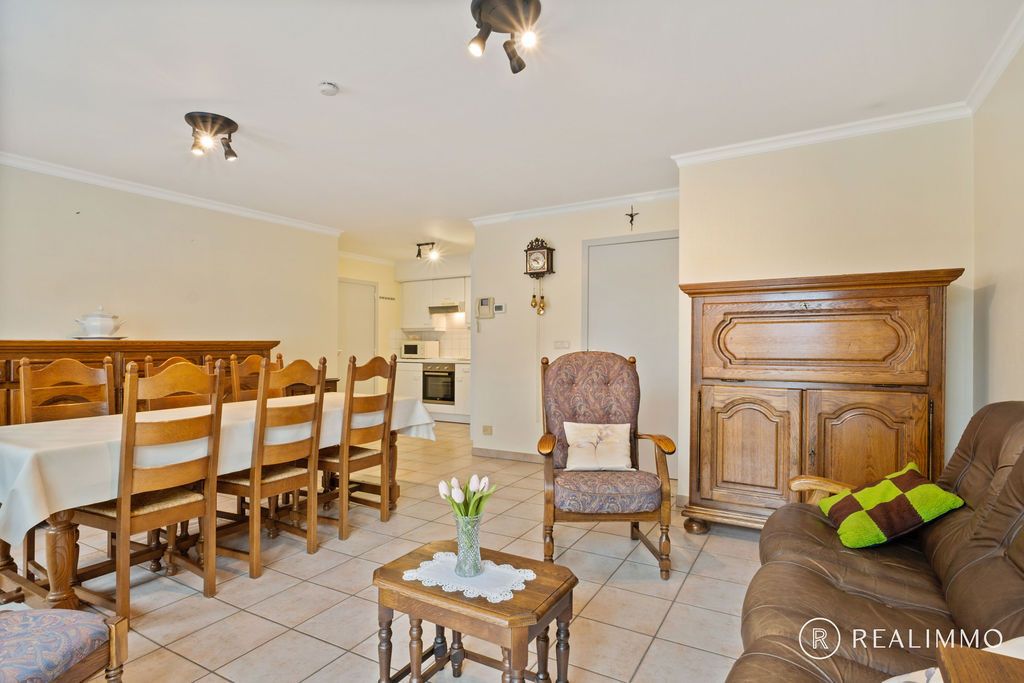 Instapklaar appartement met staanplaats en berging foto 4