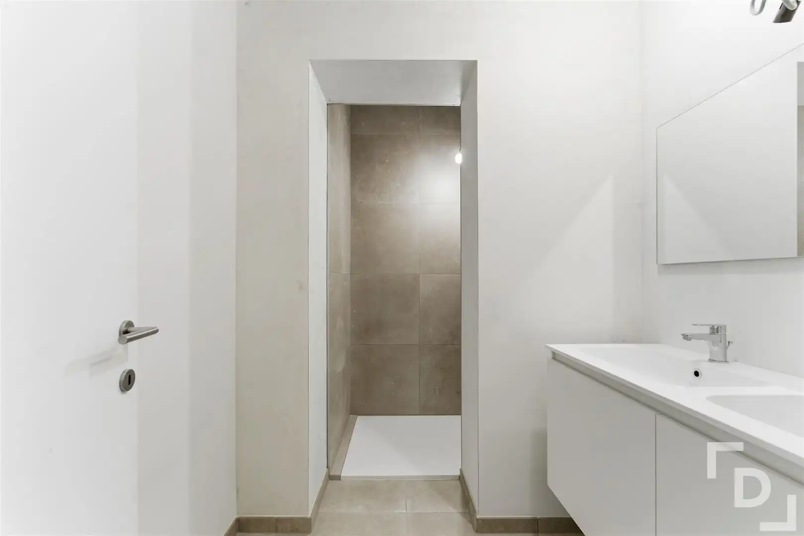 Nieuwbouwappartementen op toplocatie in centrum Ieper. foto 35