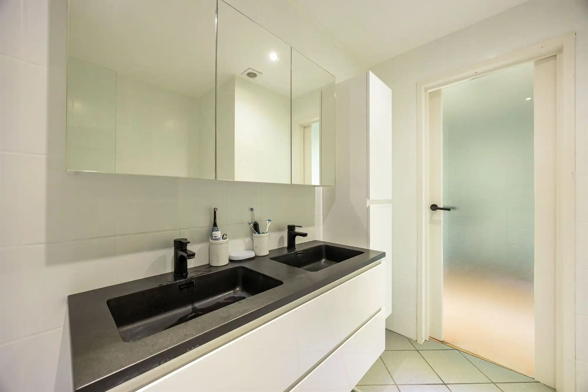 Appartement met twee slaapkamers en garage te Mortsel foto 15