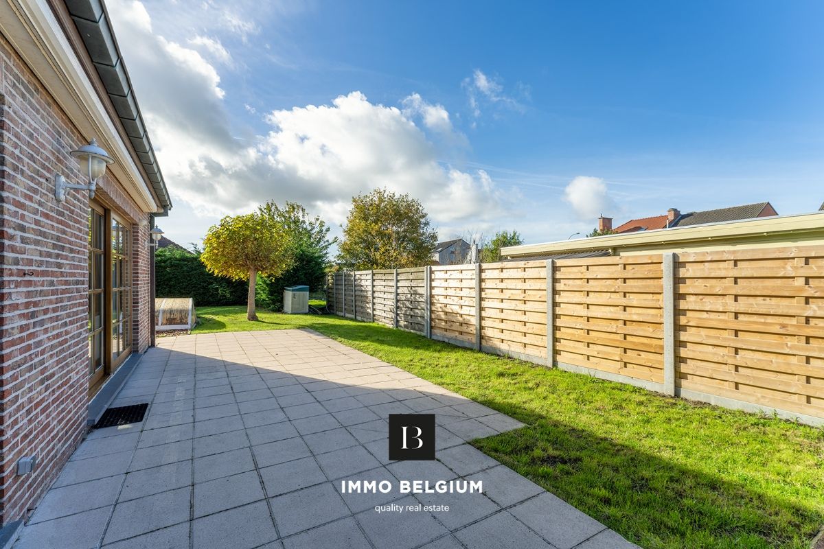 Ruime villa met 5 slaapkamers nabij het centrum foto 21