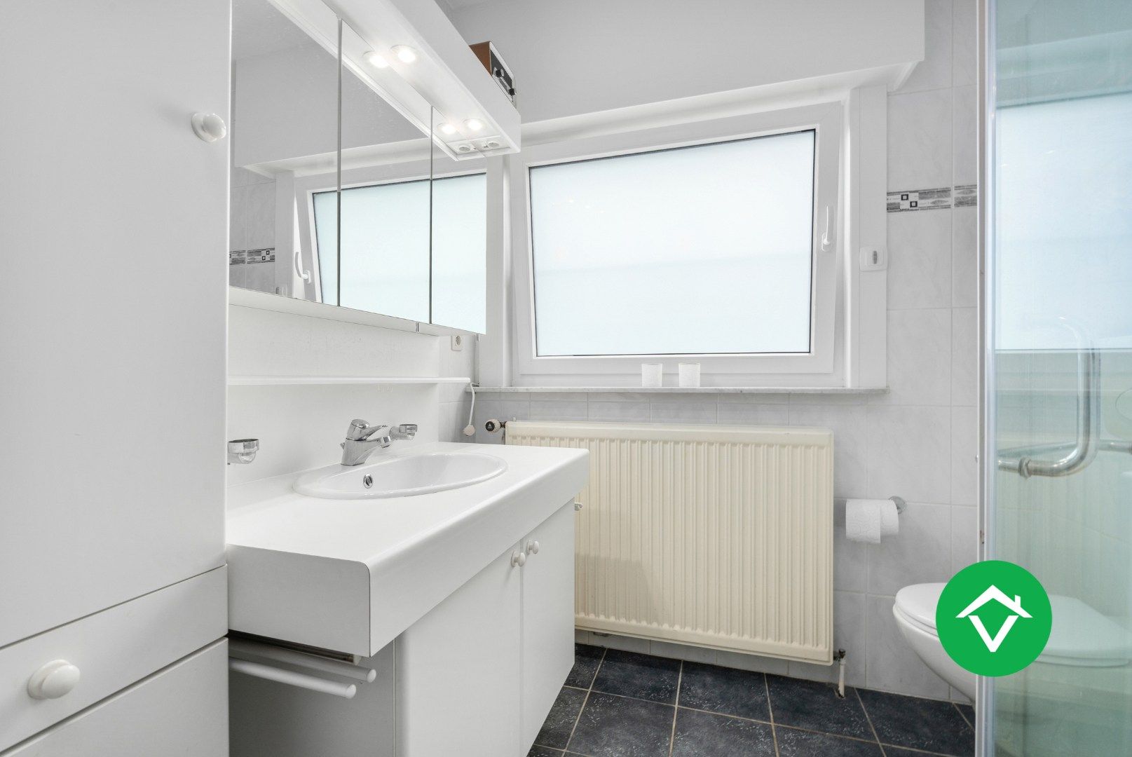 Alleenstaande woning in een rustige omgeving  te Ichtegem  foto 13