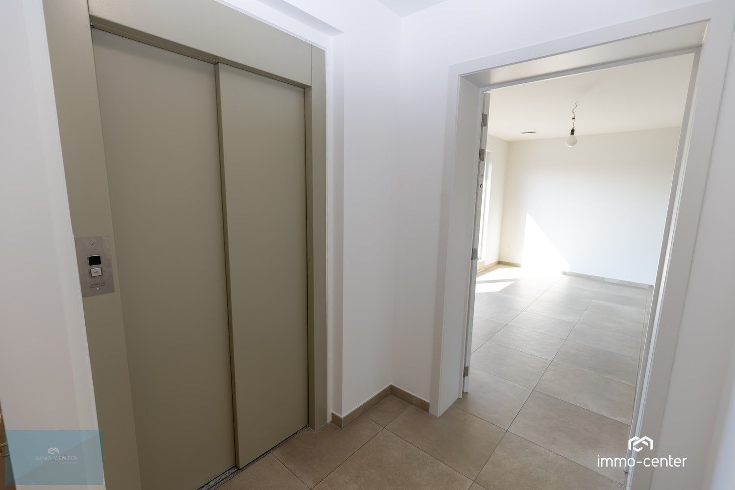 Penthouse met 2 slaapkamers en terras aan voor en achterzijde foto 6