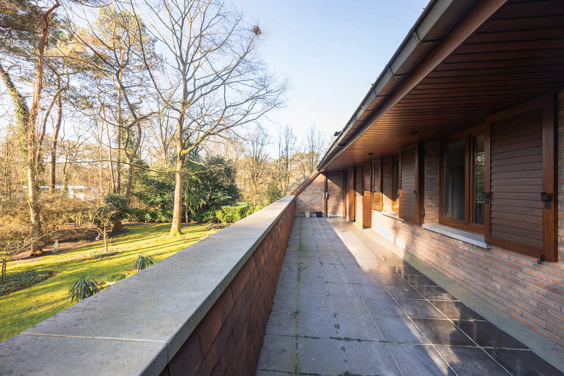Zéér ruime villa op 3.014m² omgeven door groen foto 8