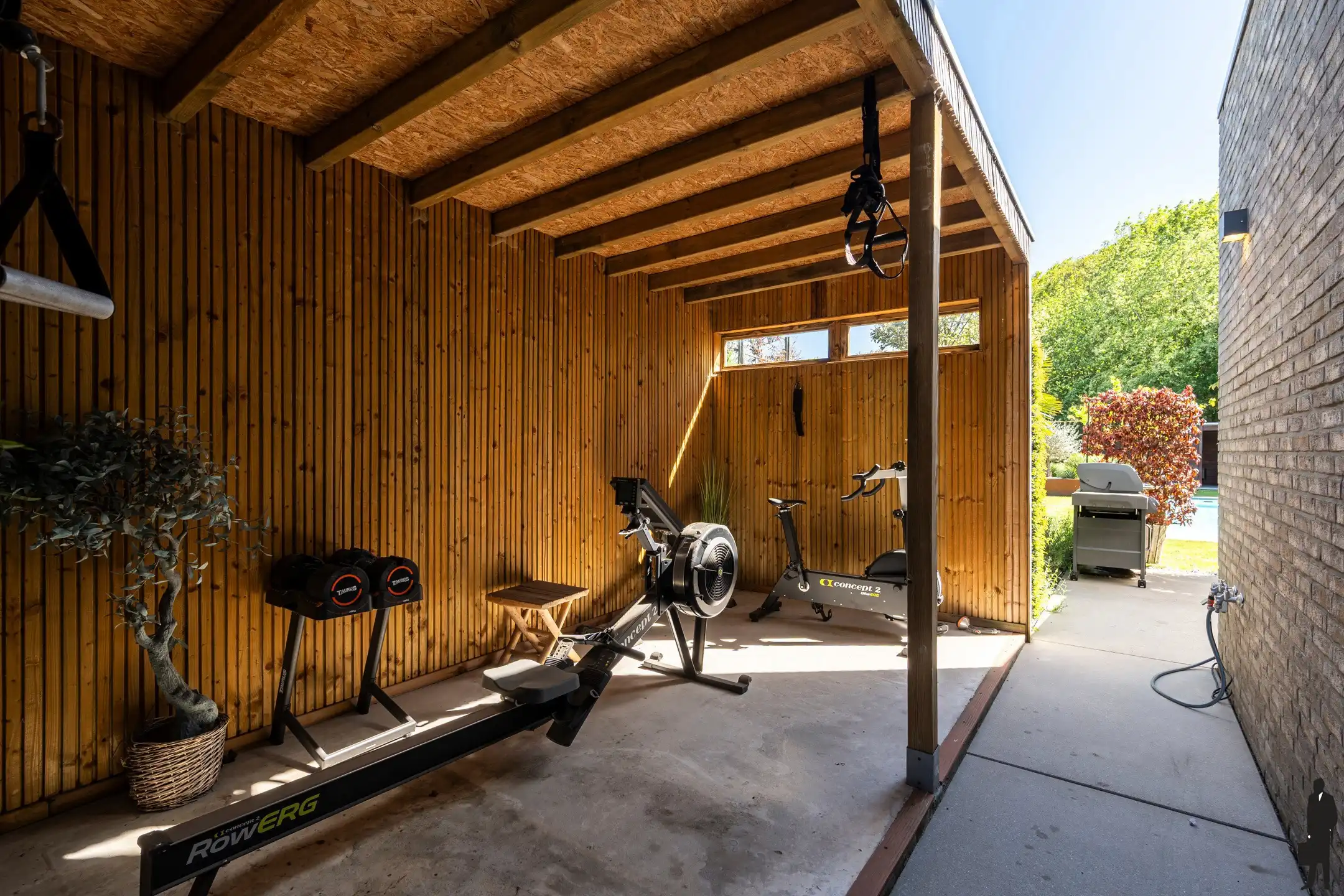 Luxueuze halfopen woning met verwarmd zwembad foto 27
