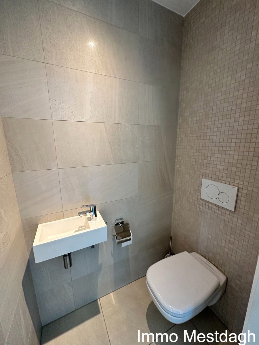 Recent appartement met 2 terrassen en staanplaats in centrum Diest foto 13