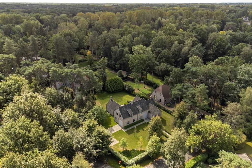 Exclusieve villa met prachtige lichtinval in het rustige Koningshof  foto 3