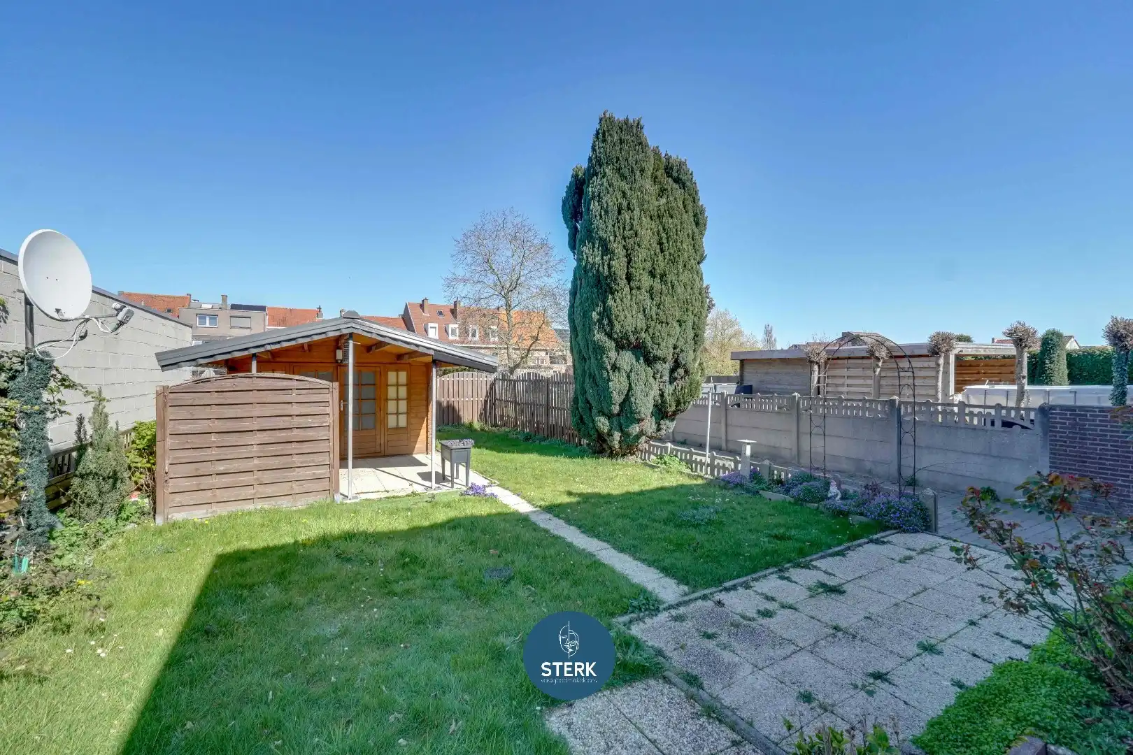 OP TE KNAPPEN SPLITLEVELWONING OP EEN GELIEFDE LOCATIE TE LANAKEN !  foto 3