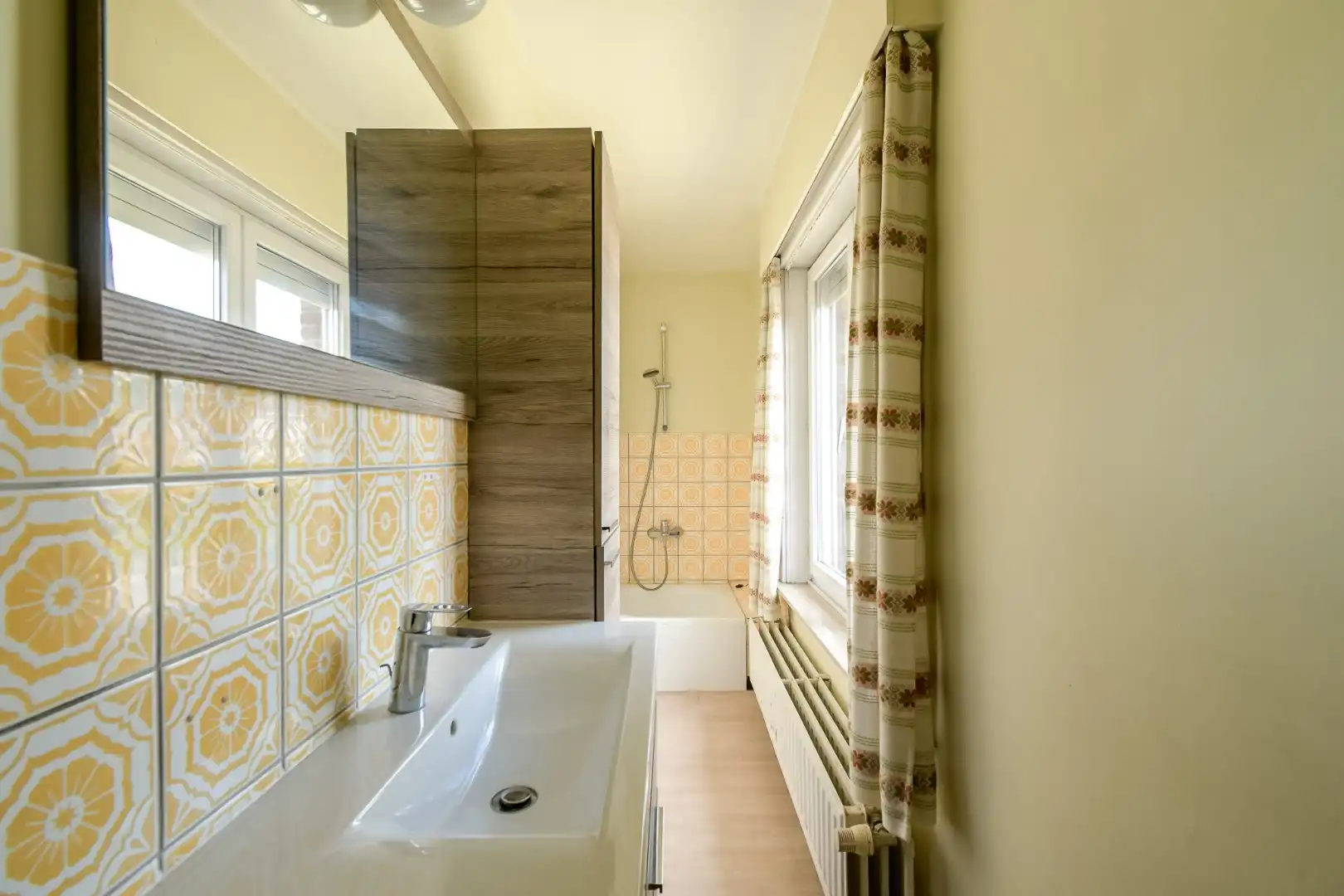 Alleenstaande woning in het centrum van Torhout! foto 6