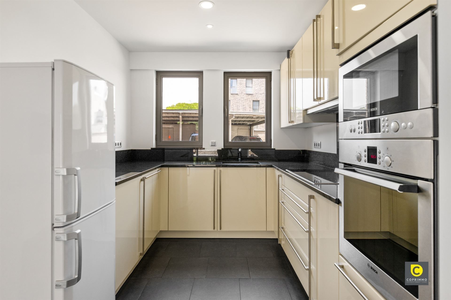 Recente instapklare woning op woonerf foto 7