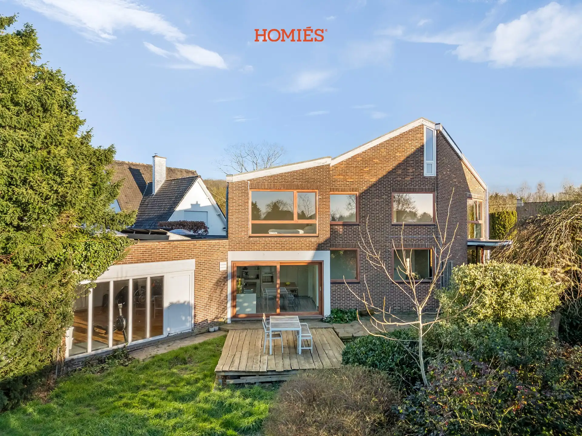 Unieke architectenwoning met veel lichtinval foto {{pictureIndex}}