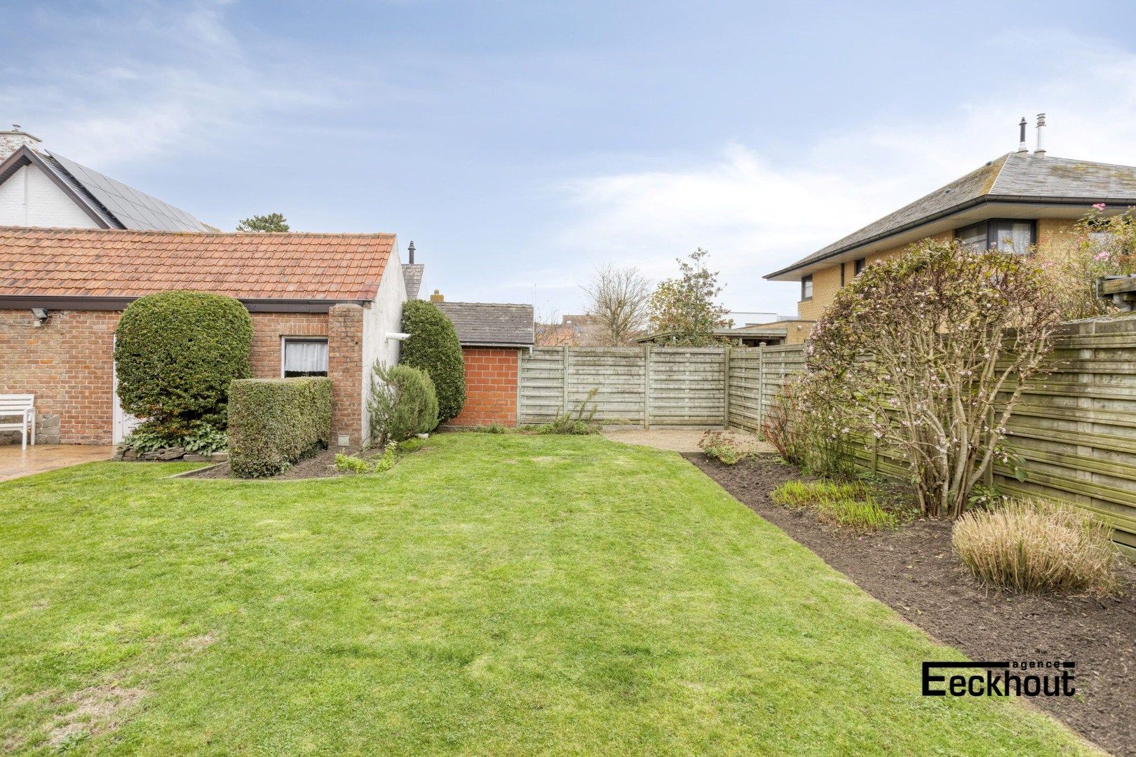 Charmante woning met verzorgde tuin en garage op wandelafstand van het strand te Bredene! foto 26