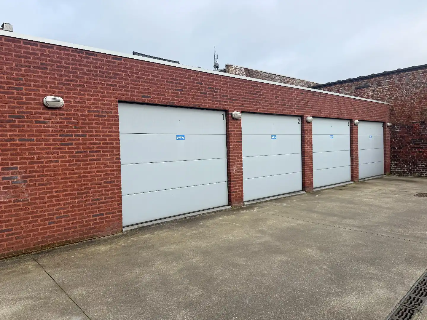 Afzonderlijke gemetste garage te huur in centrum Roeselare  foto 5