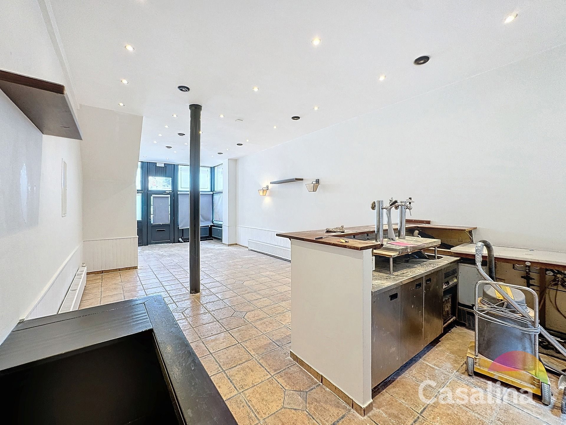 Opbrengsteigendom, Europese wijk, Triplex met commerciële gelijkvloers foto 18