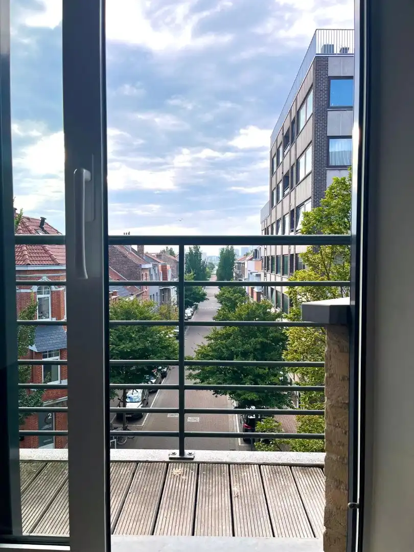 Prachtig instapklaar  2 - slpk appartement:   Open zicht op laan!  foto 6