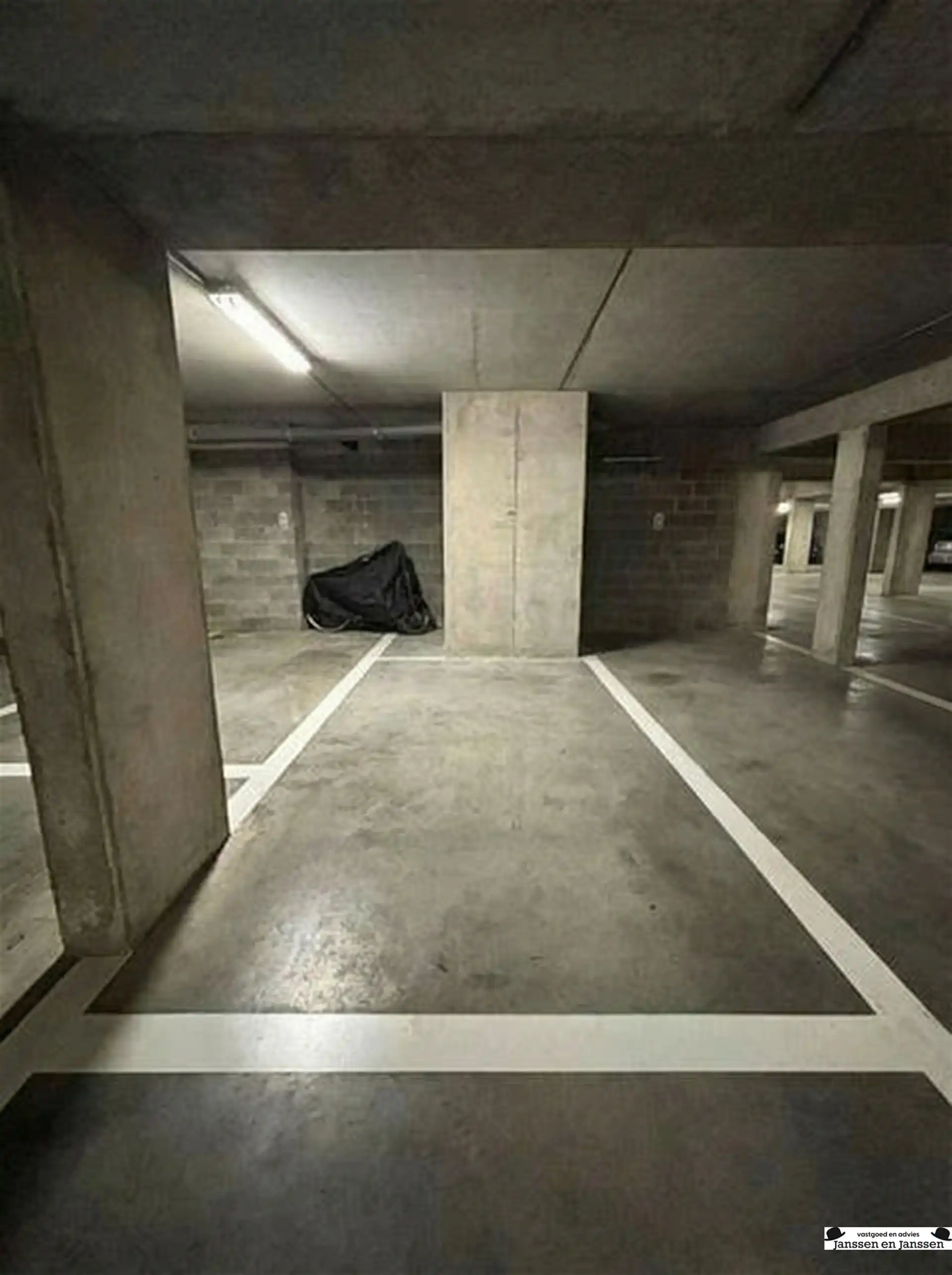 Duplex appartement met ondergrondse parking nabij het strand foto 15
