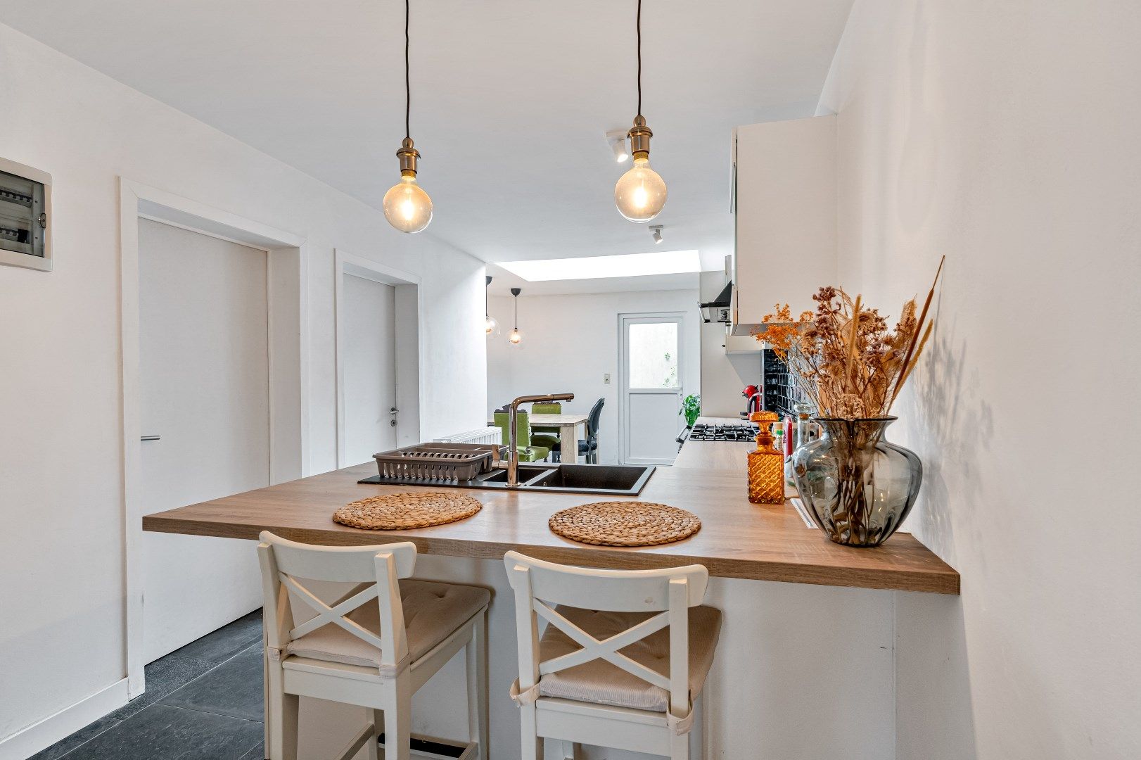 Instapklare woning te Sint-Amandsberg foto 9