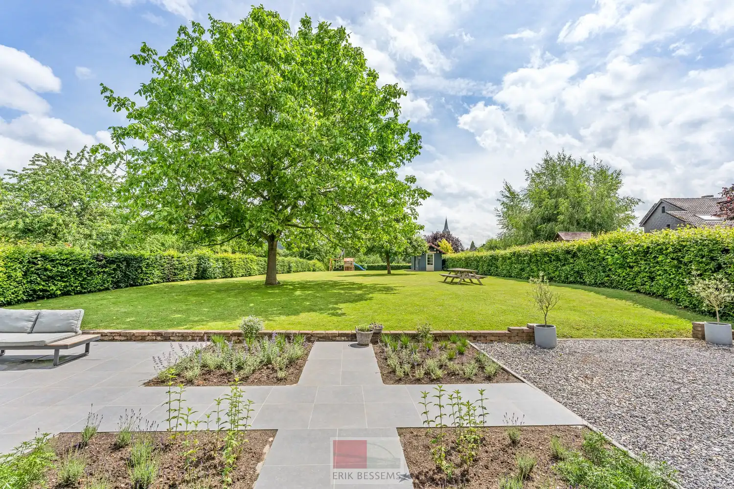 Instapklare gezellige vrijstaande woning met een woonopp. van circa 185 m2 op een perceel van 17a53ca foto 42