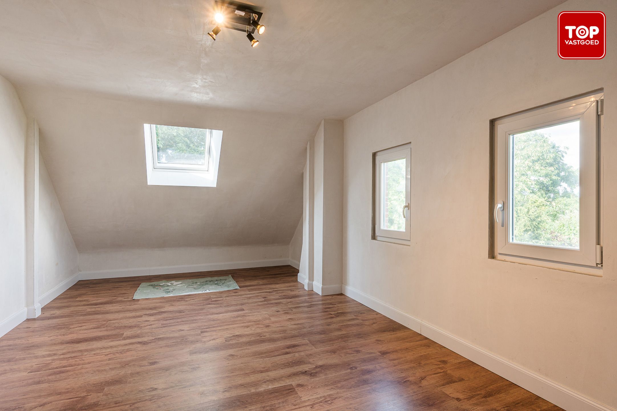 Instapklare HOB met 3 slaapkamers en rustgevende tuin foto 17