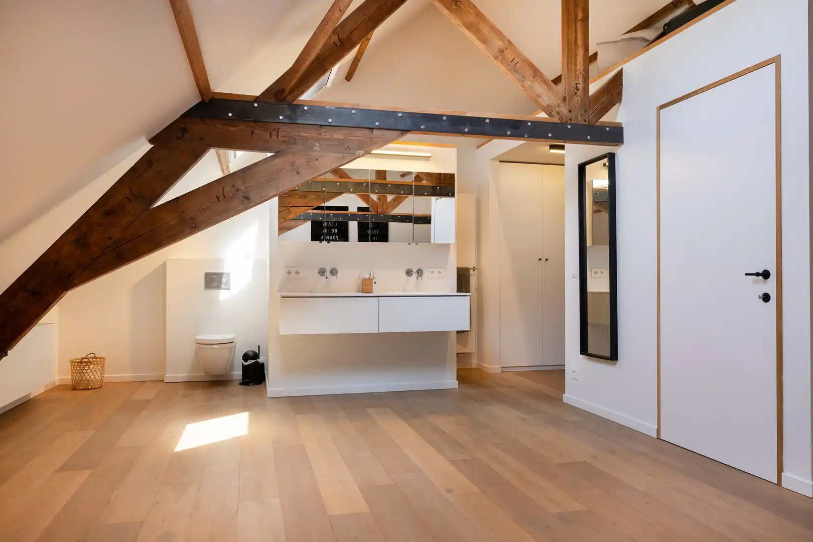 Instapklare, karaktervolle woning met tuin & zwembad. foto 16