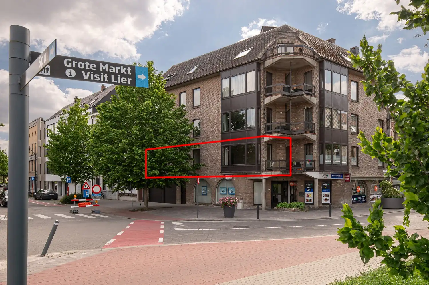 TE HUUR – Goed onderhouden appartement met 3 slaapkamers, terras en prachtig uitzicht. foto 2