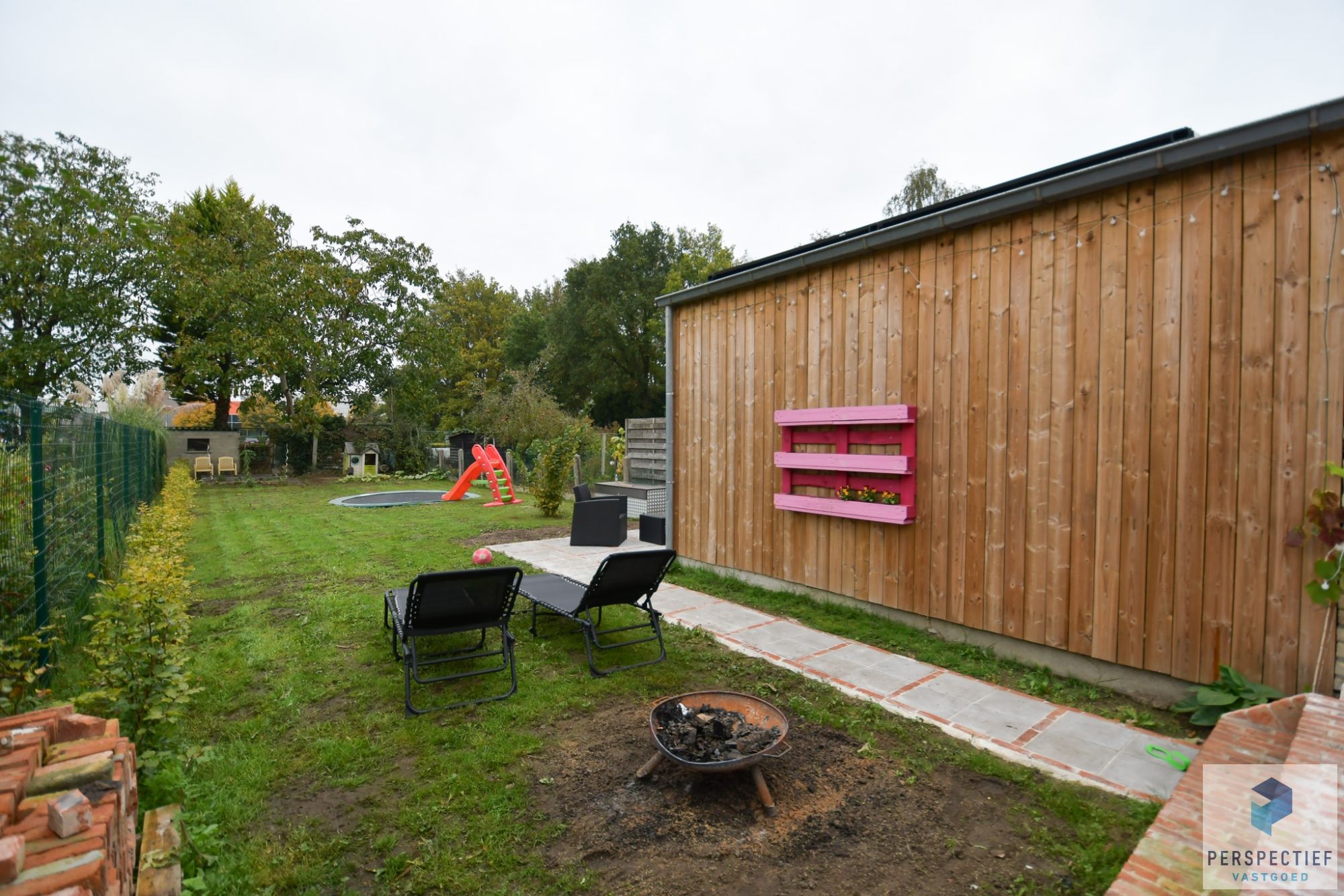 Uiterst GOED gelegen VERNIEUWDE woning met GROTE tuin foto 16