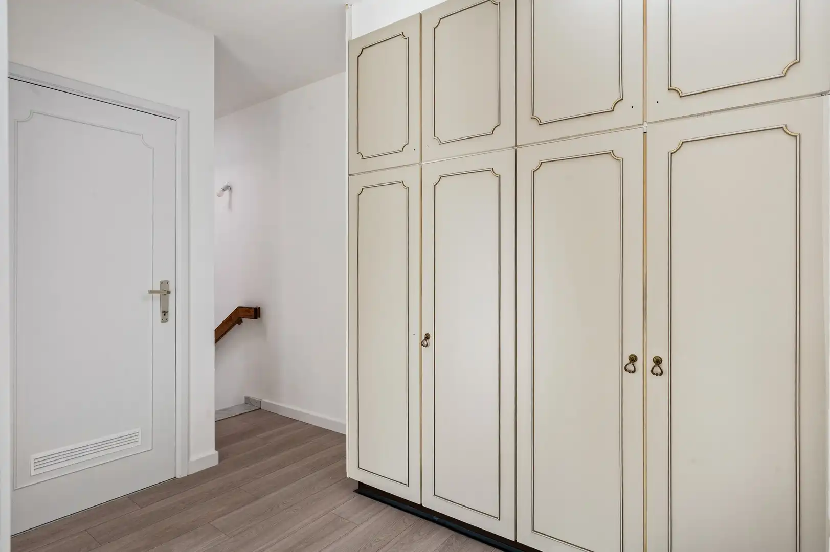 Stijlvol duplex appartement met 2 slaapkamers en garagebox foto 9