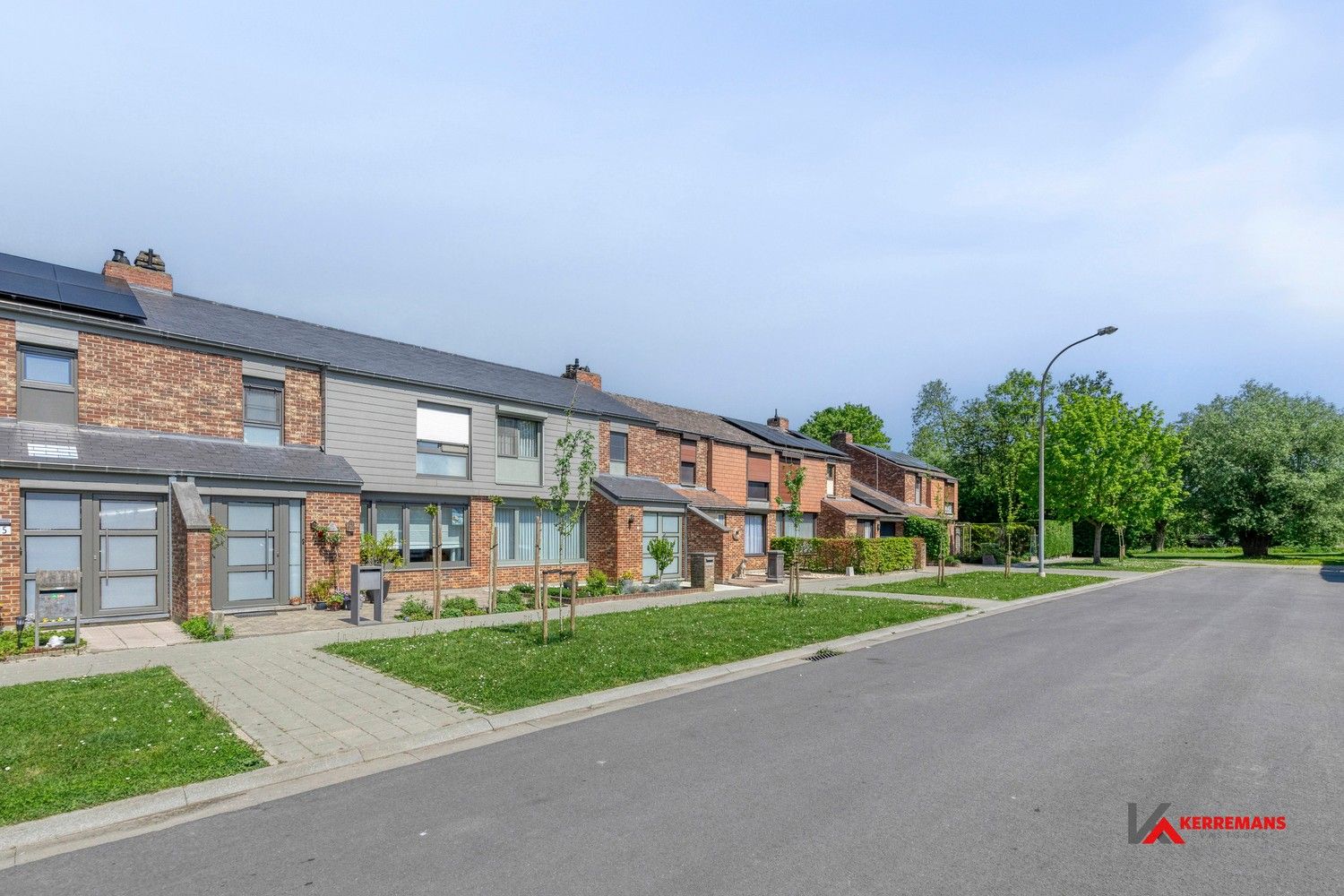 Woning met 3 slaapkamers, zonnige tuin en garage. foto 2