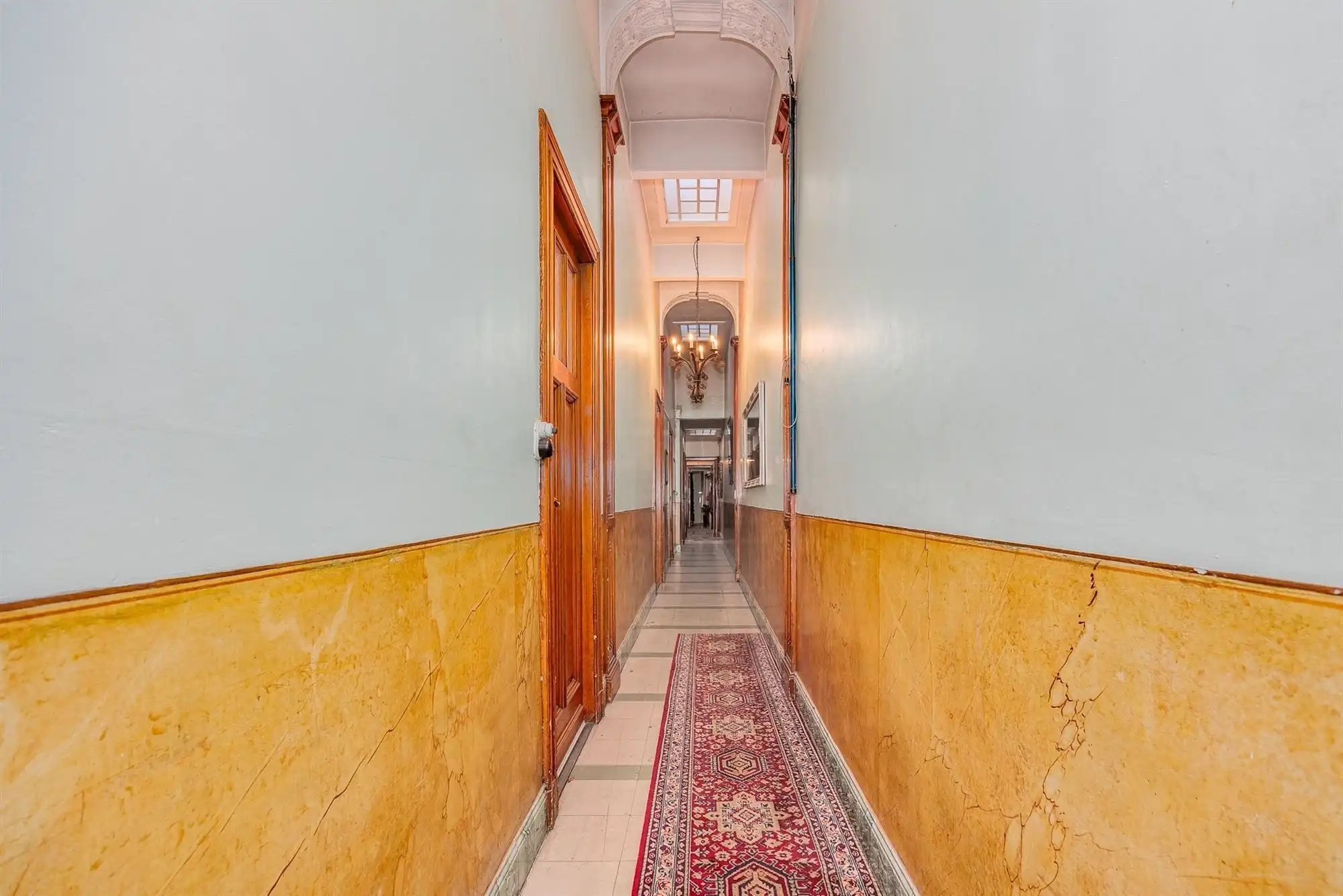 Prachtig winkelwoonhuis in eclectische stijl met 6 slk + zuidtuin foto 8