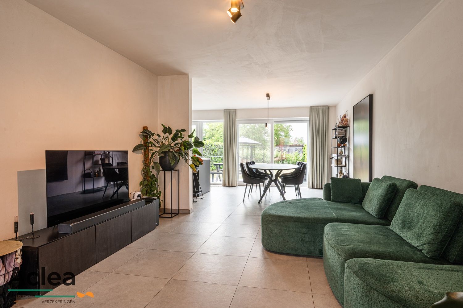 Recente energiezuinige woning met 3 tot 4 slpks foto 3
