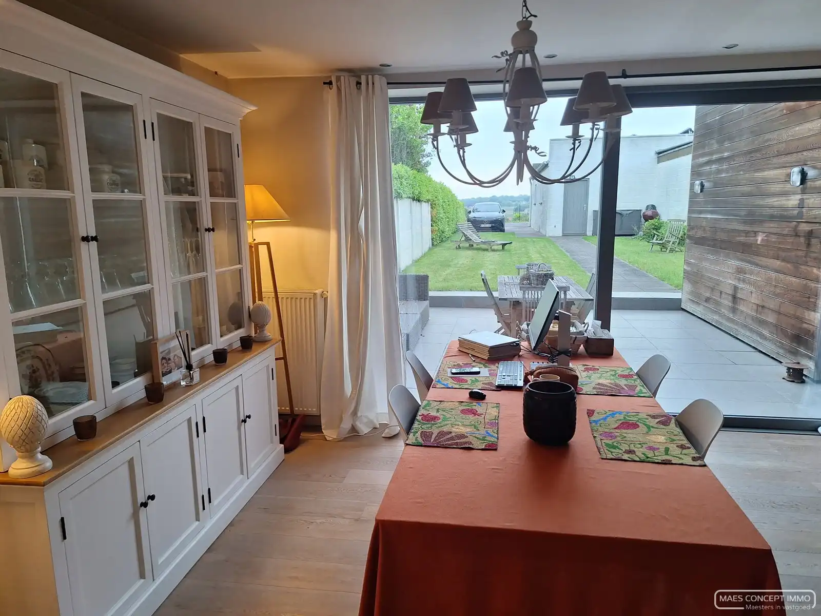 Karaktervolle halfopen woning te huur in centrum van Anzegem foto 3